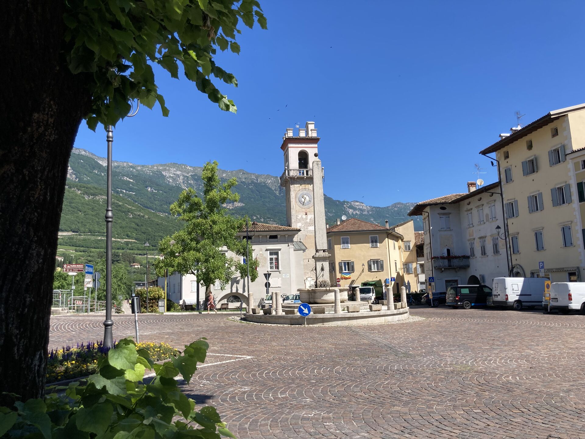 Immagine: Circoscrizione 3 - Sacco San Giorgio - complesso Torre Civica
