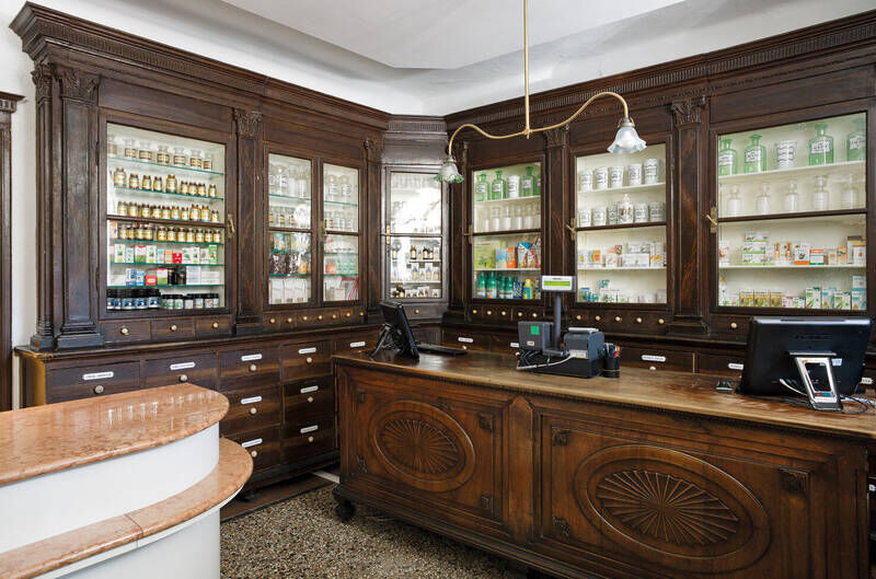 Immagine: Farmacia Santoni bancone