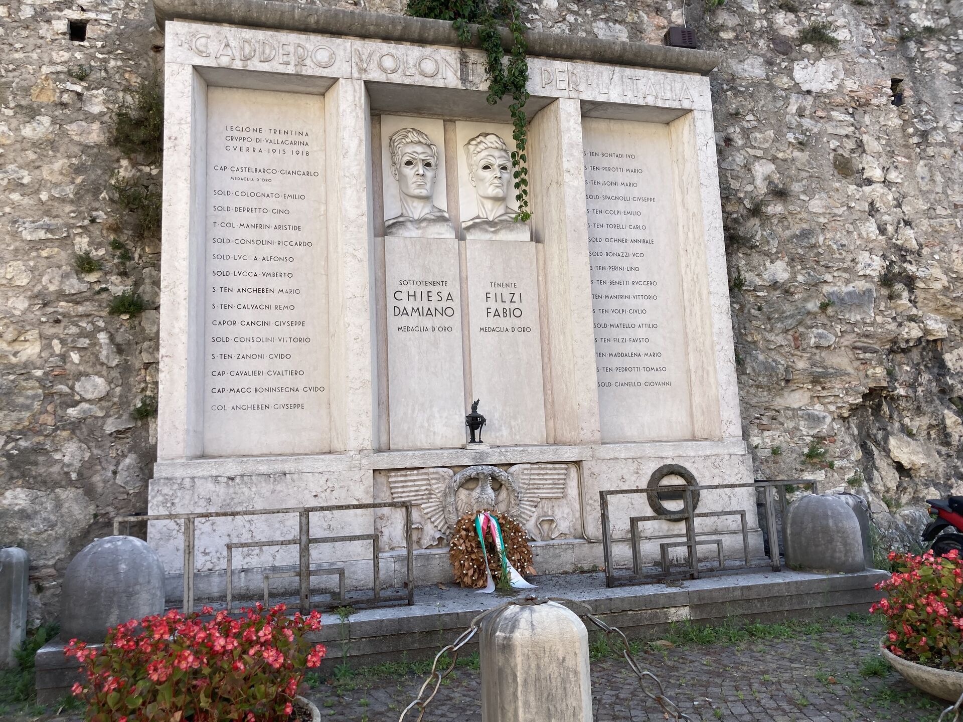 Immagine: Monumento Fabio Filzi e Damiano Chiesa