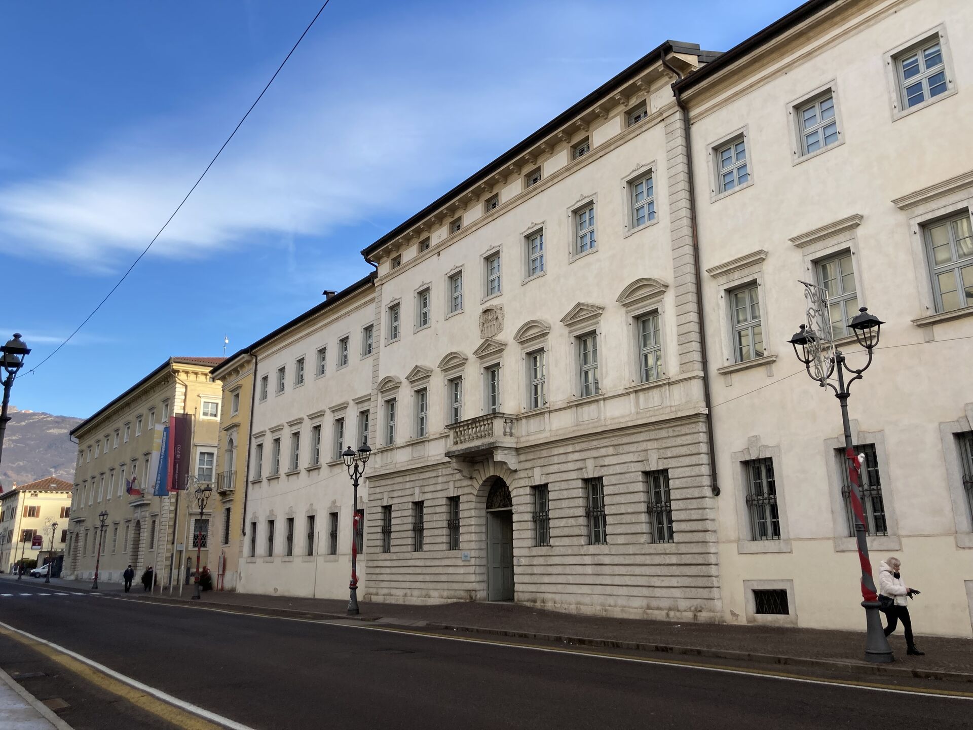 Palazzo Alberti Poja  verso nord