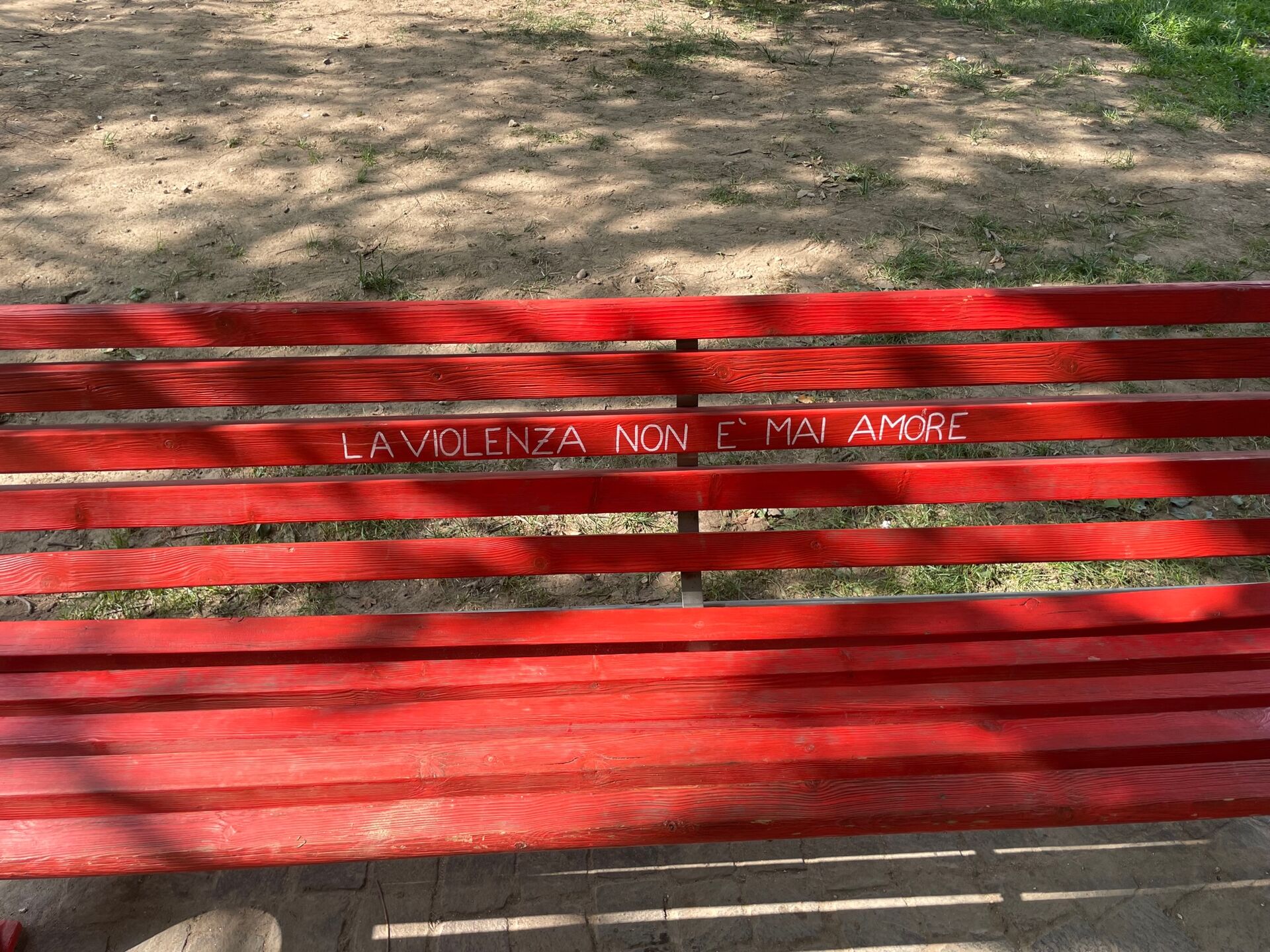 Immagine: Panchine rosse