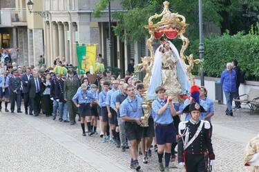 Immagine: Processione 5 8