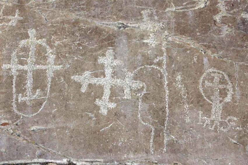 particolare di incisione rupestre medievale legata al culto di San Lorenzo, in località Pianaura di Arco
