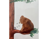 Un orso che canta sul ramo di un albero