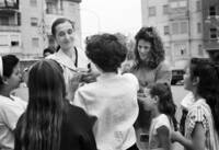 Pina Bausch al quartiere Z.E.N. di Palermo (1989), Foto di Ninni Romeo