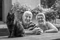 Luciano [“Lucio”] con la moglie e il gatto “Nerina”