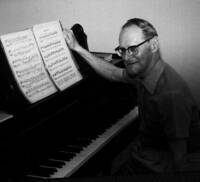 Ritratto fotografico di Renato Dionisi