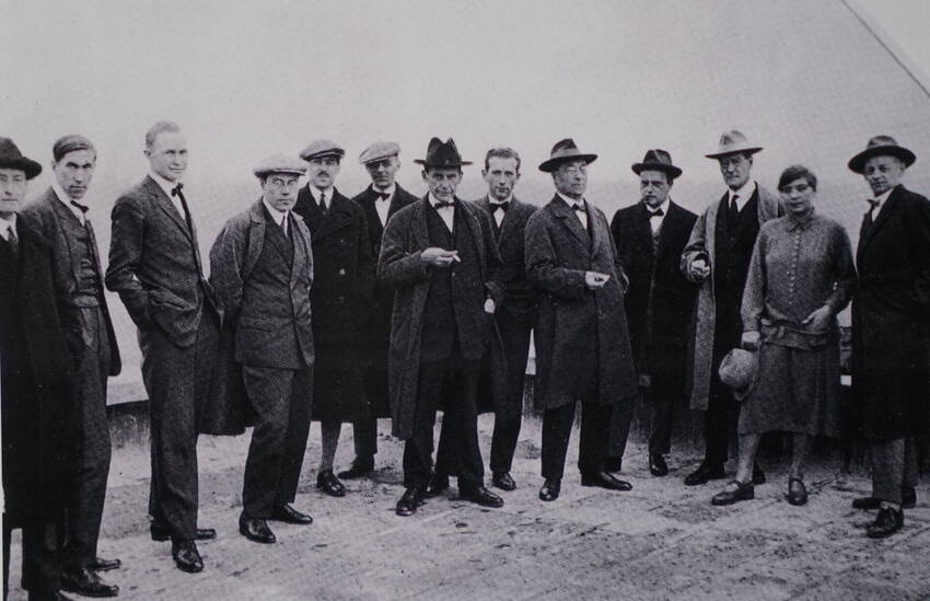 Fotografia storica con personaggi d'epoca