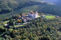 Castel Thun - vista aerea