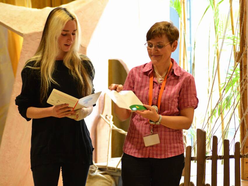 Presentazione del libro "Piccolo seme", nello sapzio bamini della biblioteca, alla presenza dell'autrice Marta Coatti e della bibliotecaria Nicoletta Silvestri (Foto Florio Badocchi 2014)