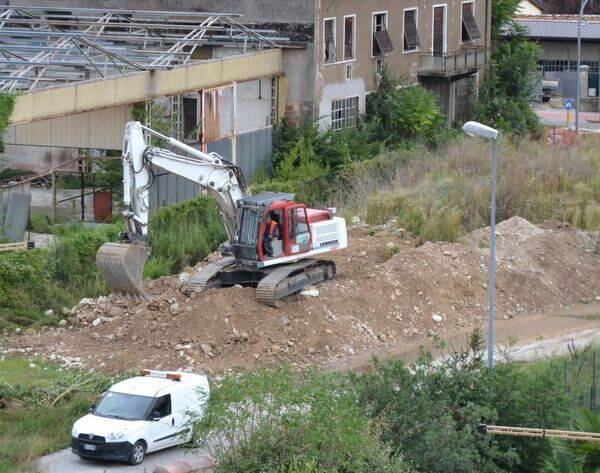 demolizioni effettuate nel cantiere alle ore 15 