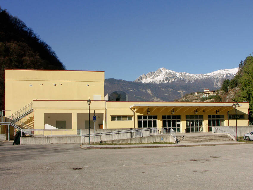 foto esterno teatro cartiera