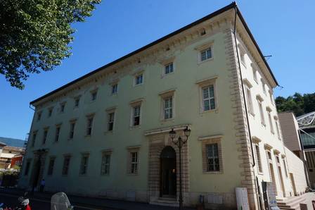 Palazzo Annona (foto Franco Silvino 2013, Biblioteca civica Rovereto CC BY-NC-ND)